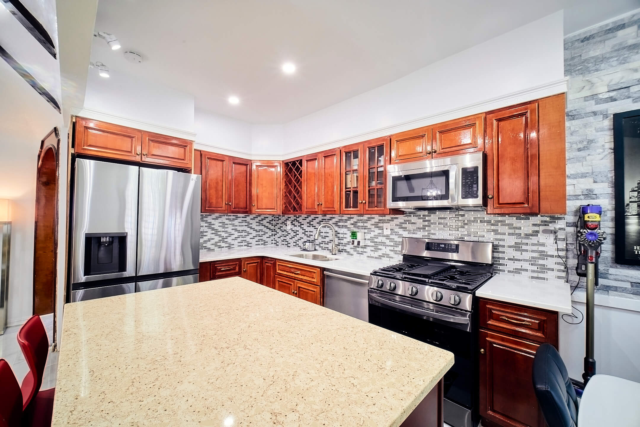 24-01 95th St, East Elmhurst, NY 11369 - Upper Level AirBnB