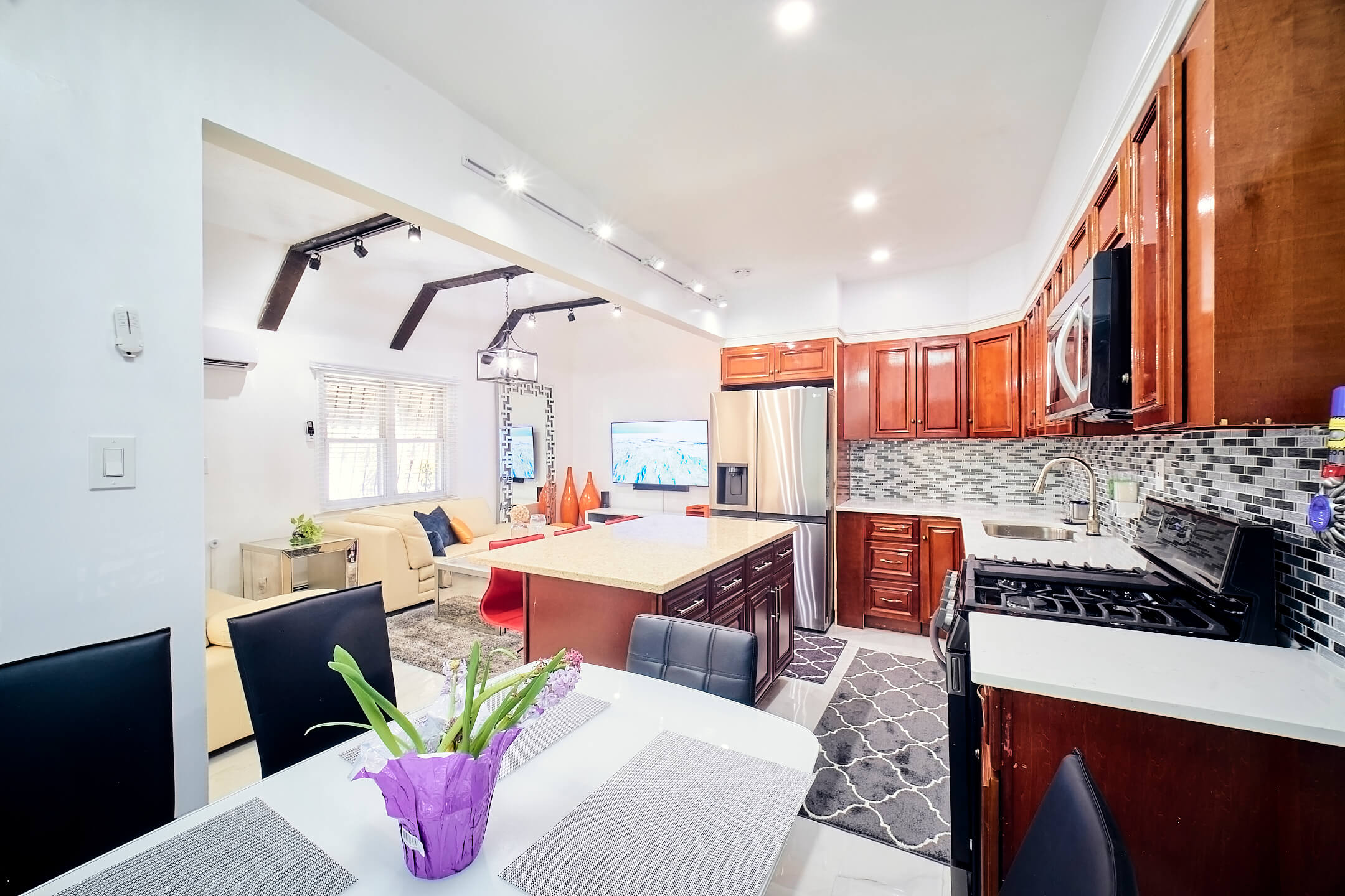 24-01 95th St, East Elmhurst, NY 11369 - Upper Level AirBnB