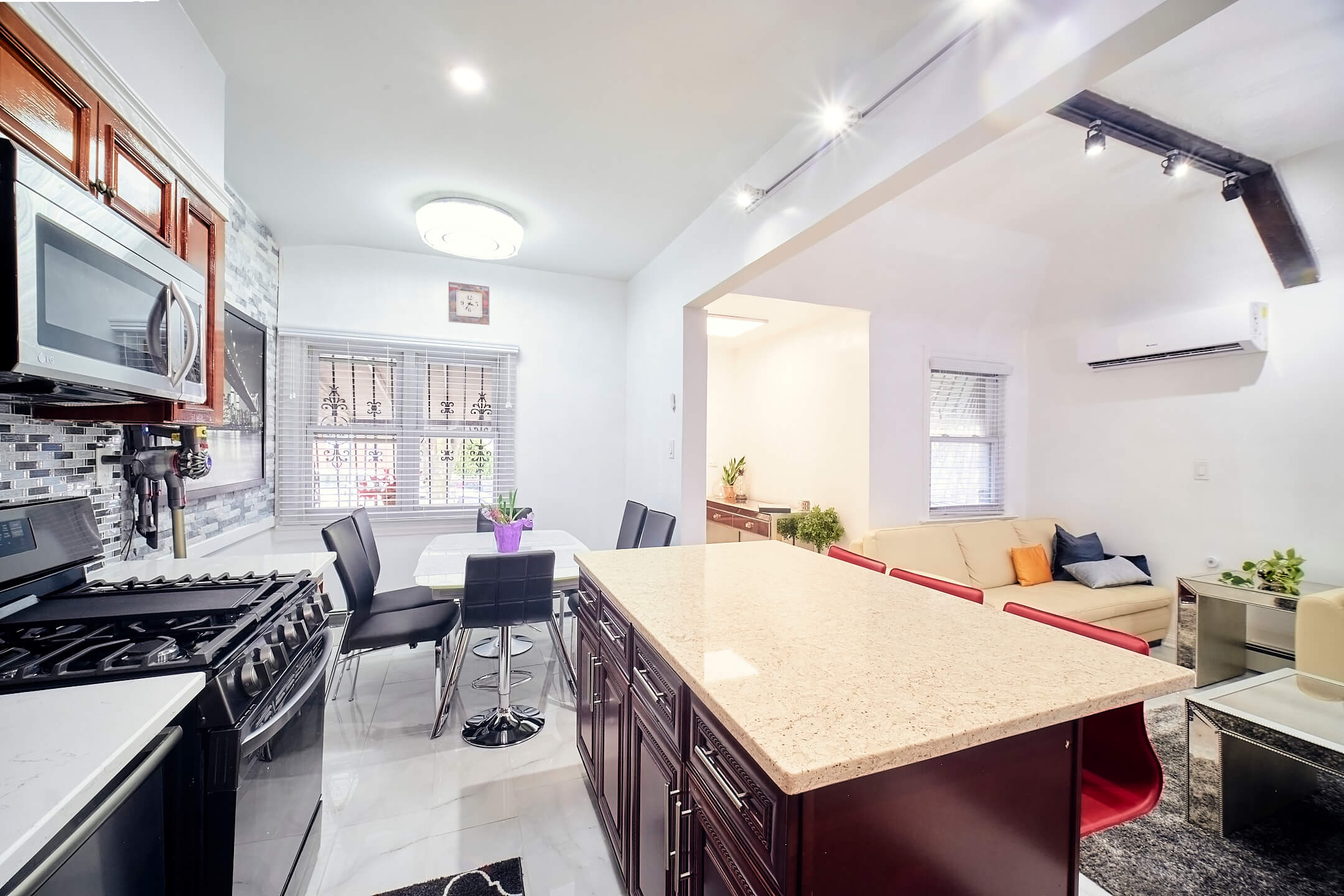 24-01 95th St, East Elmhurst, NY 11369 - Upper Level AirBnB