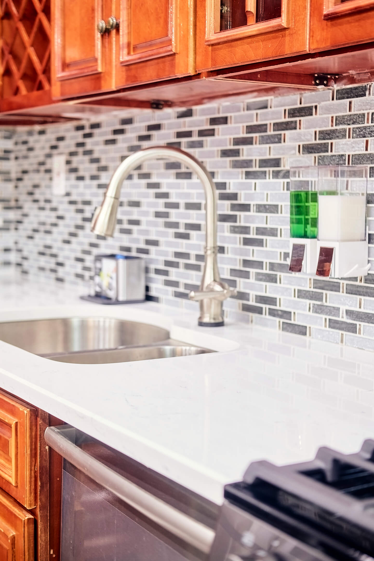 24-01 95th St, East Elmhurst, NY 11369 - Upper Level AirBnB